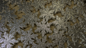 Новогодние украшения из пенопласта с блёстками